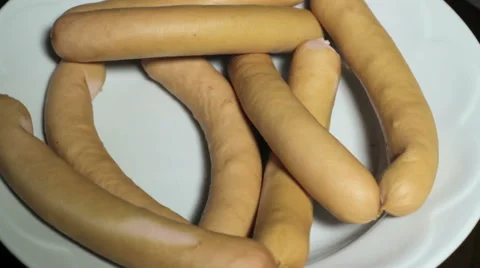 Sausages on a plate Vidéo 57244989