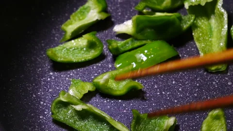 Sautﾎed Bell Peppers Vídeos de archivo 332917747