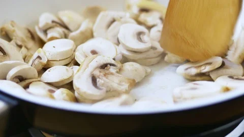 Sautéing mushrooms Video stock 70281610
