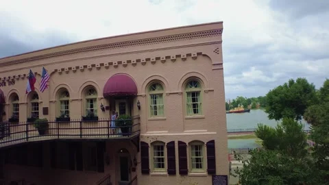 Savannah river front Olde Harbor Inn Vídeo Stock 242103280