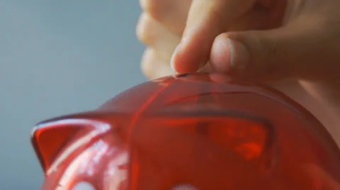 Saving money 動画素材 25590133