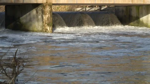 Saw tooth wier 02 Video stock 33876500