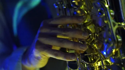 Saxophone Player Hands Close Up Vídeos de archivo 88406420