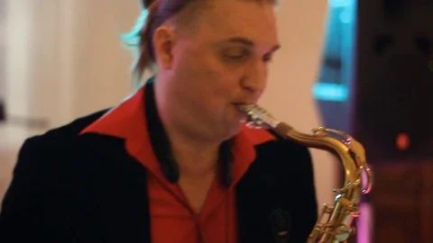Saxophone player at work 스톡 동영상 82298027