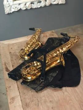 Saxophones Ready To Perform Stock-Fotos