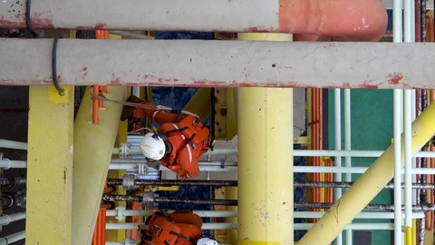 Scaffolding erection. Working at height and overboard. Video stock 129521612