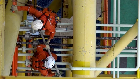 Scaffolding erection. Working at height and overboard. Video stock 129521890