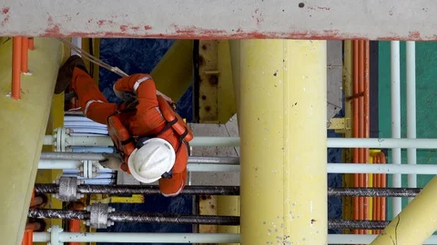 Scaffolding erection. Working at height and overboard. Video stock 129522102