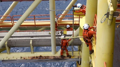 Scaffolding erection. Working at height and overboard. Video stock 129527505