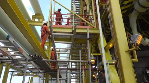 Scaffolding erection. Working at height and overboard. Video stock 156683400