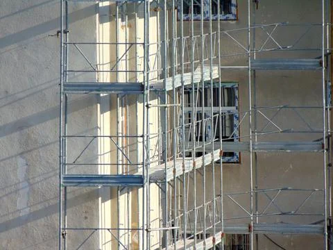Scaffolding mounted on a building Fotos de archivo
