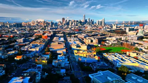 Scale view of San Francisco skyline beyond residential district, California Stock Footage 341032848