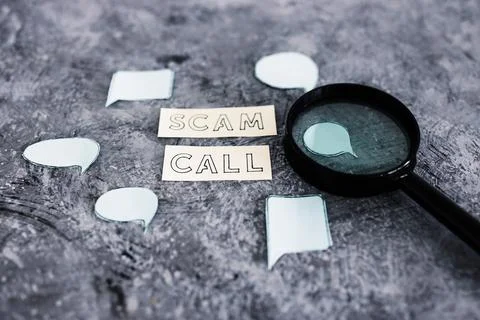 Scam calls and personal data theft, text surrounded by comic bubbles and magn Stockfoto's
