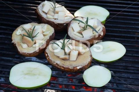 Scamorza Filled Porcini And Green Apple Slices Stock Photos
