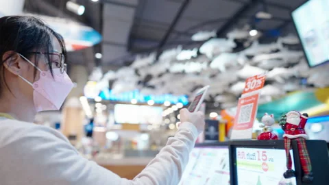 Scan and pay for goods Video stock 164186756