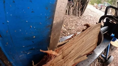 Scandinavian forest work - Close on log splitter piston - chopping wood Stock-Footage 266698707