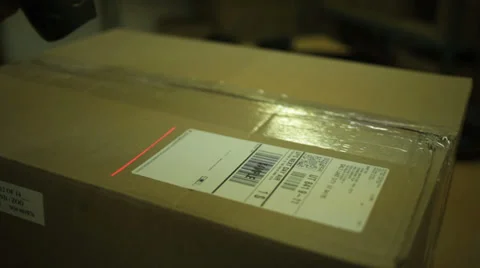 Scanning a Box 動画素材 33072991