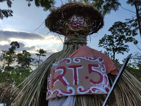 Scarecrows are made of straw wrapped in human clothing 스톡 사진