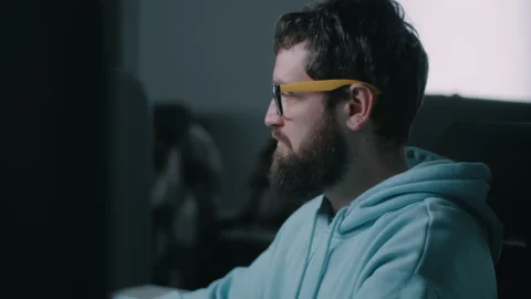Scared IT worker in the office during war Stock Footage 187598174