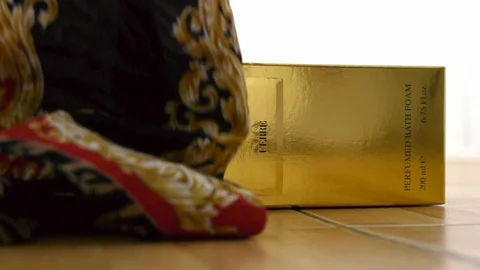 Scarf Gianfranco Ferre. Vidéo 116056087