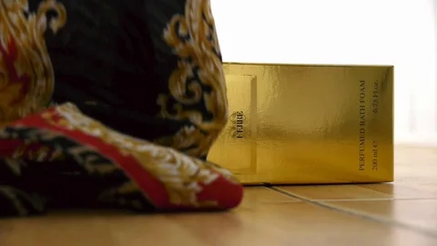 Scarf Gianfranco Ferre. Vidéo 116056113
