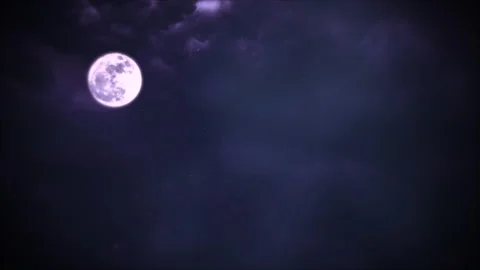Scary background. Full moon shining on a cloudy night sky. Video stock 217814653