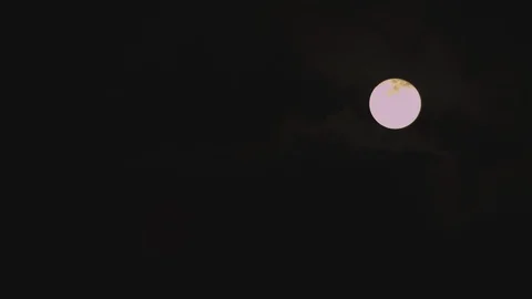 Scary full moon with dark clouds at night Video stock 103785098