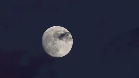Scary Moon Time Lapse with Dark Clouds Video stock 137550523