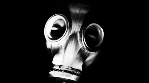 Scary Scene Strob Over Gas Mask Man 库存影片 75387192