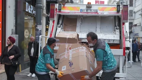 Scavenger work on the streets of Istanbul Stock Footage 165840521