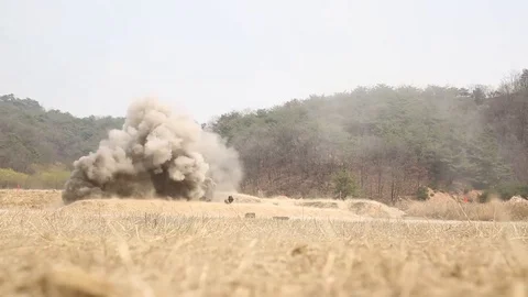 Scene of controlled explosions. Vidéo 104715819