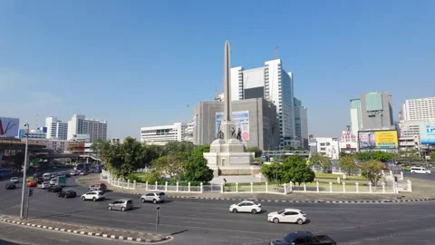 Scene view of the traffic in Victory Monument in the morning. Stockbeeldmateriaal 314248316
