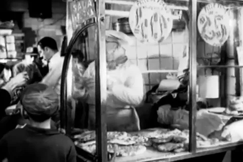 Scenes of cook preparing pizza in the stall during vacation - 1953 動画素材 108910504