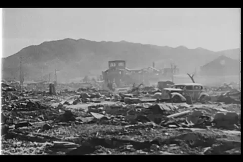 Scenes of destructive area after Korean War - 1945 Vidéo 103589422