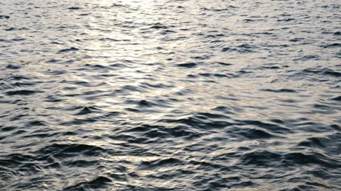 Scenes with dim light, surging waves on the surface of the sea, smooth surfaces 스톡 동영상 130903209