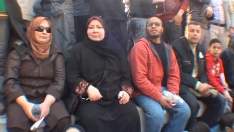 Scenes reflecting unity in Tahrir Square Stock-Footage 114595298