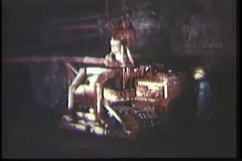 Scenes of workers operate mining machine - 1949 動画素材 109194897