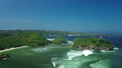 Scenic 4K Ocean Bay Waves Crashing Malang East Java Indian Ocean Vídeo Stock 343552481