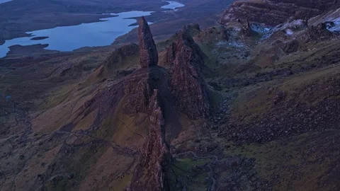 Scenic aerial view of old man of storr in scotland 库存影片 334059612