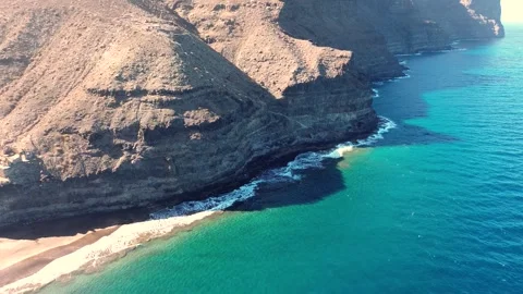 Scenic drone view of virgin beach with torquoise water seascape with mountains Vidéo 288116692