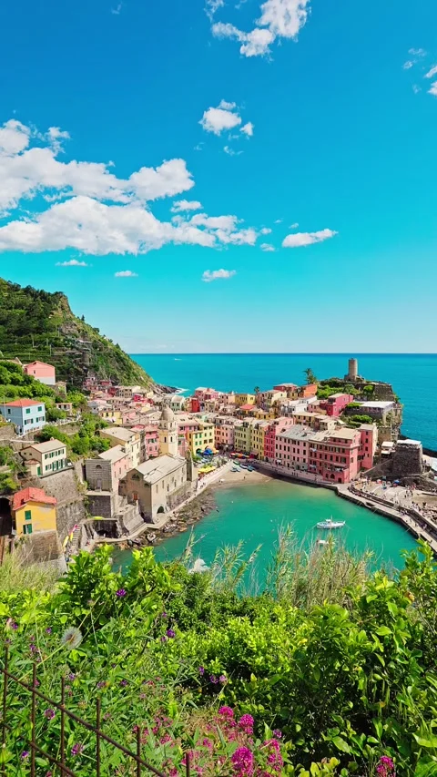 Scenic elevated view of Vernazza harbor with pastel buildings Stock Footage 333850320