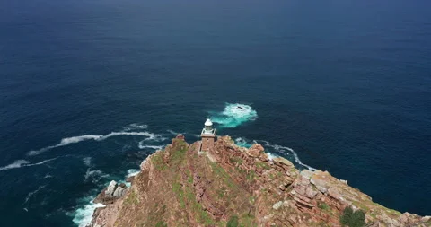 Scenic flight around lighthouse at Cape of Good Hope, South Africa. Vídeo Stock 156842468