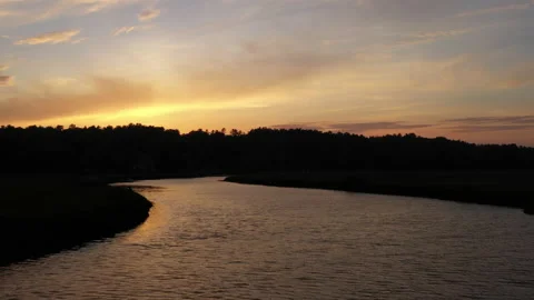 Scenic Flight Over North River at Sunset in New England Stockbeeldmateriaal 152850586