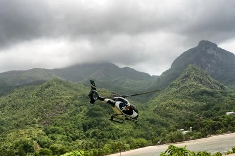 Scenic flight using chopper in seychelles 스톡 사진