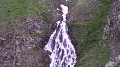 Scenic High Mountain Waterfall Vídeos de archivo 53542533