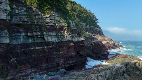 Scenic layered cliffs at amnan park in busan, south korea Stockbeeldmateriaal 341908752