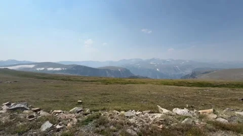 Scenic Mountain Landscape Along Beartooth Highway in Wyoming Vidéo 343790223