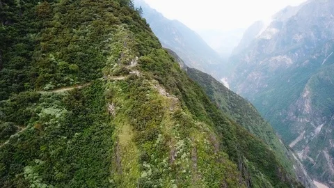 Scenic point in Tiger Leaping Gorge 動画素材 126307789