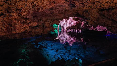 Scenic reflection of the world's largest underground lakes in Majorca, Spain. Stock Footage 249319147
