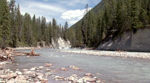 Scenic river shot. Video stock 110094